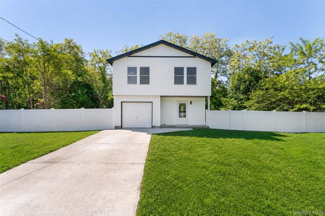 8 Brush Road, Mastic Beach, NY 11951