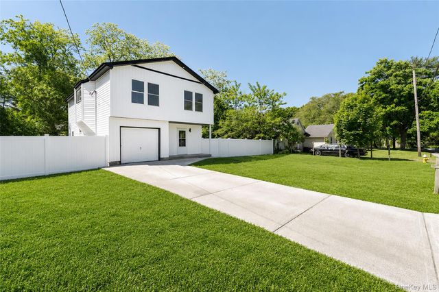 8 Brush Road, Mastic Beach, NY 11951