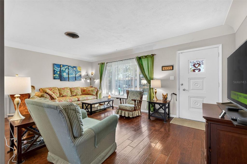 Image 11 of property listing at 4347 32ND TERRACE N, St Petersburg, FL 33713