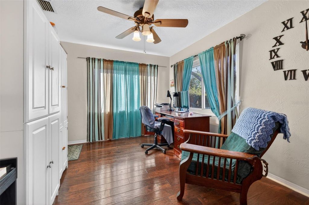 Image 20 of property listing at 4347 32ND TERRACE N, St Petersburg, FL 33713