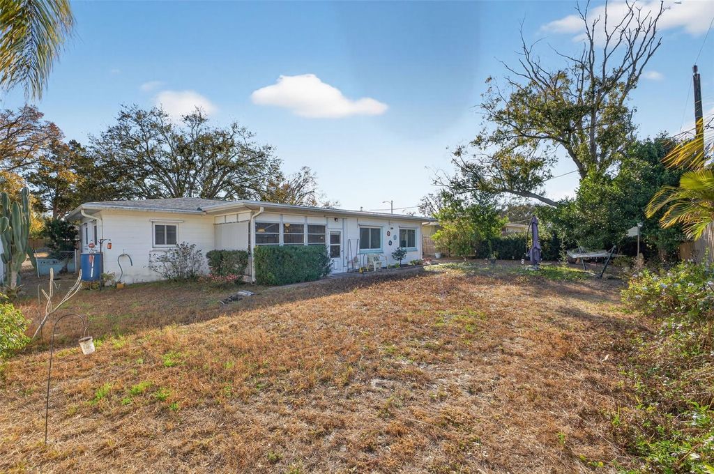 Image 25 of property listing at 4347 32ND TERRACE N, St Petersburg, FL 33713