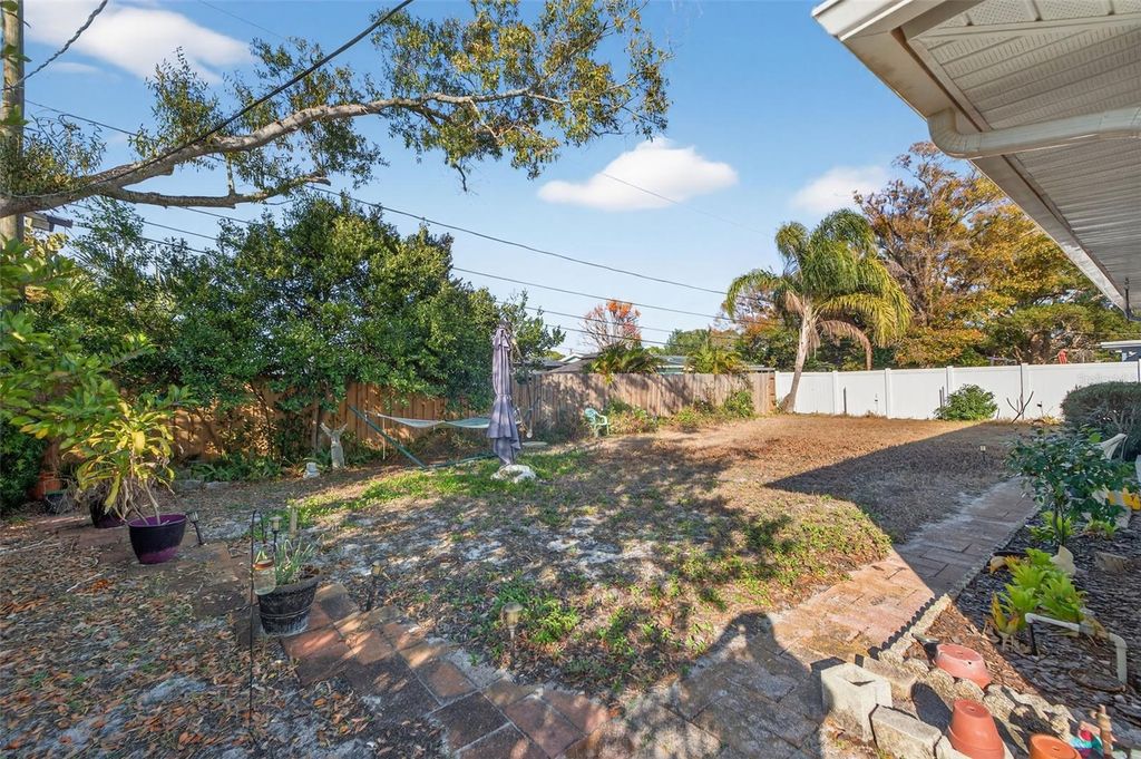 Image 26 of property listing at 4347 32ND TERRACE N, St Petersburg, FL 33713