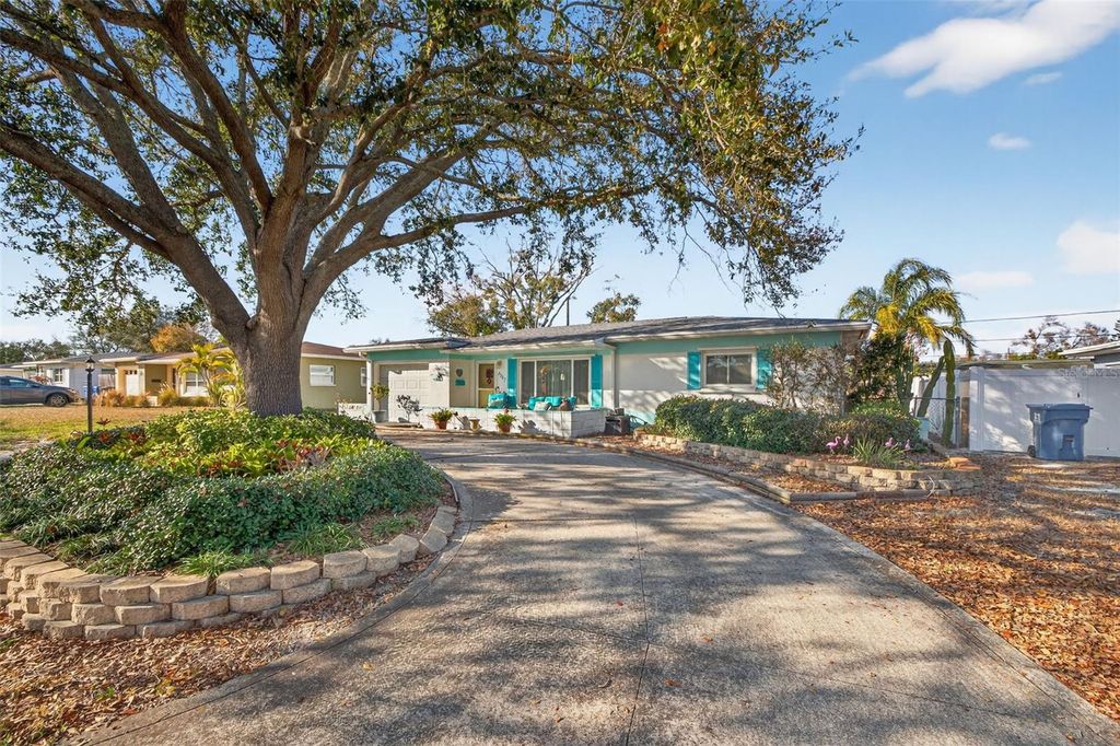 Image 4 of property listing at 4347 32ND TERRACE N, St Petersburg, FL 33713