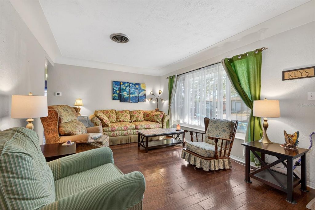 Image 10 of property listing at 4347 32ND TERRACE N, St Petersburg, FL 33713