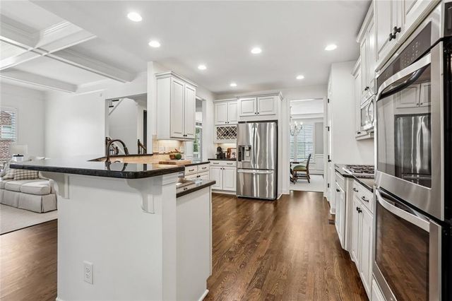 622 Rocky Creek Point, Woodstock, GA 30188