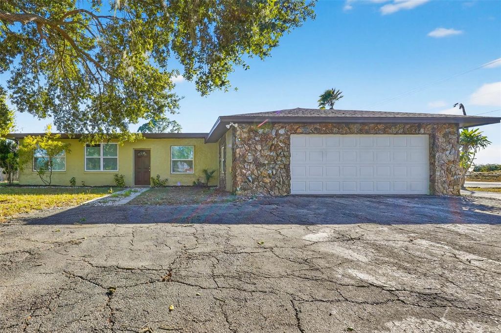 8812 OAKWOOD DRIVE, Lake Wales, FL 33898