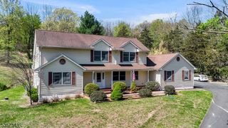 105 Nightingale Rd, Hope Twp., NJ 07825
