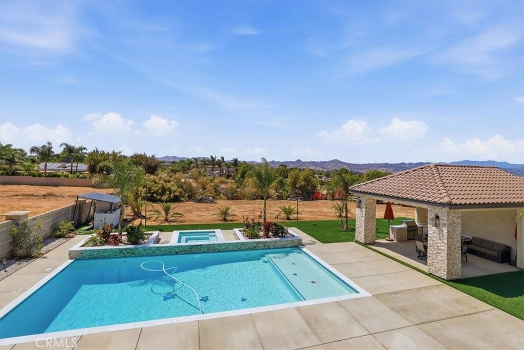 Image 3 of property listing at 16795 Eagle Peak, Riverside, CA 92504