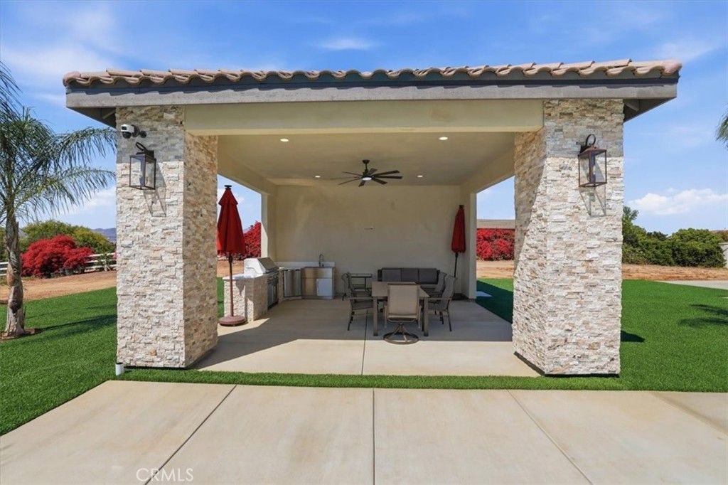 Image 5 of property listing at 16795 Eagle Peak, Riverside, CA 92504
