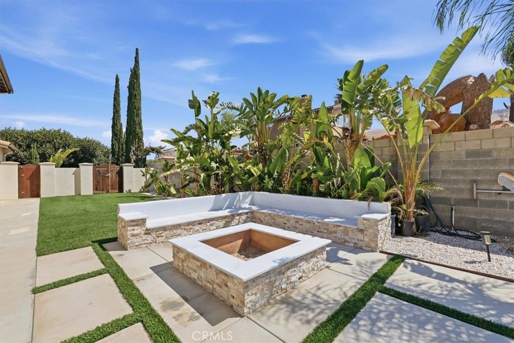 Image 7 of property listing at 16795 Eagle Peak, Riverside, CA 92504