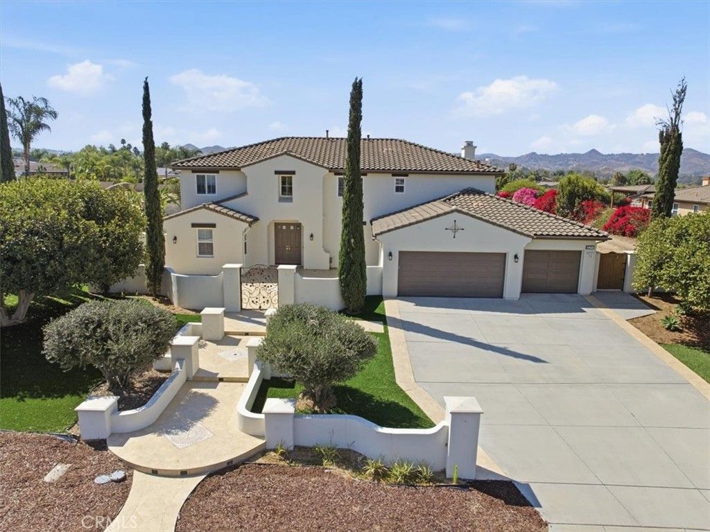 Image 8 of property listing at 16795 Eagle Peak, Riverside, CA 92504