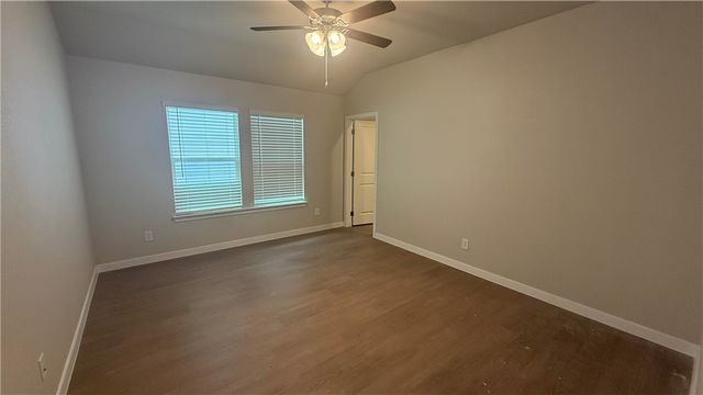 142 Key Largo Dr, Rockport, TX 78382