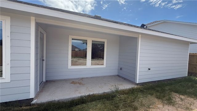 142 Key Largo Dr, Rockport, TX 78382