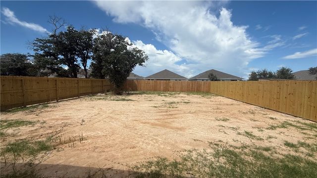 142 Key Largo Dr, Rockport, TX 78382