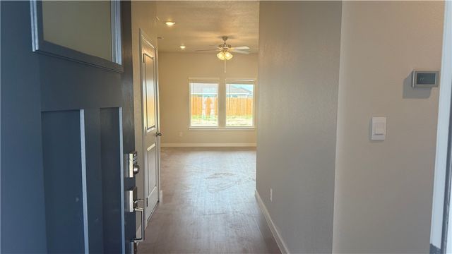 142 Key Largo Dr, Rockport, TX 78382