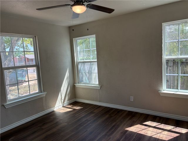 4642 Nesbitt Dr, Corpus Christi, TX 78415