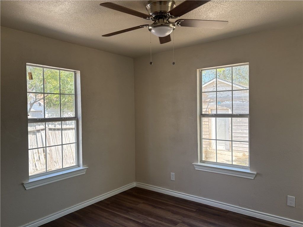 4642 Nesbitt Dr, Corpus Christi, TX 78415 — photo 2