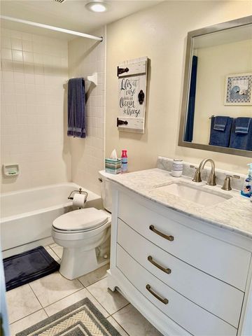 433 CERROMAR LANE 534, Venice, FL 34293