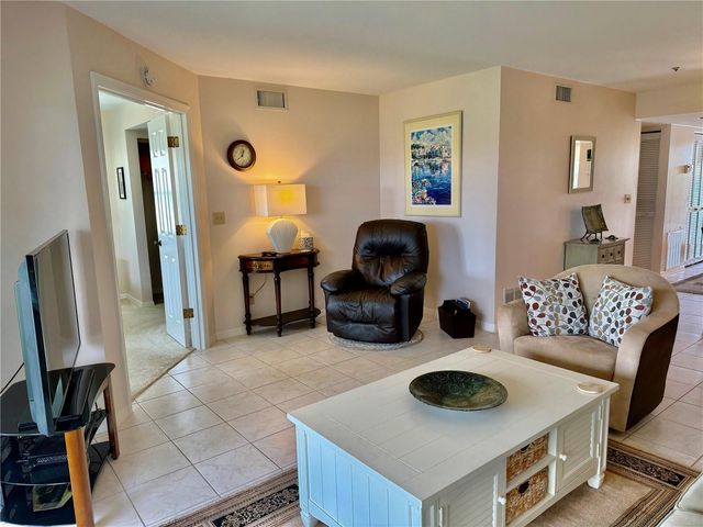 433 CERROMAR LANE 534, Venice, FL 34293
