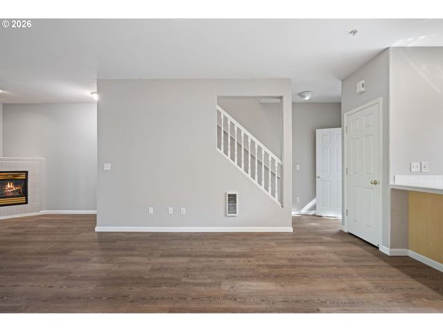 10465 Sw COUGAR Ln, Beaverton, OR 97003