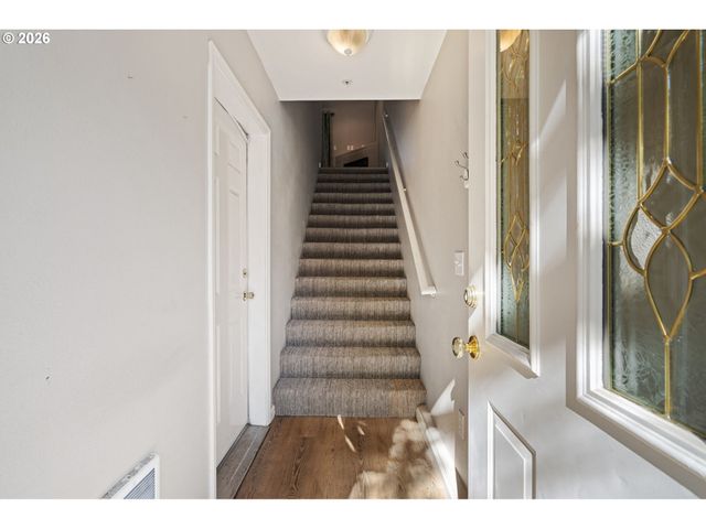 10465 Sw COUGAR Ln, Beaverton, OR 97003