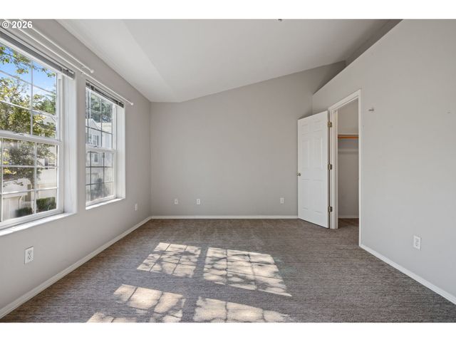 10465 Sw COUGAR Ln, Beaverton, OR 97003