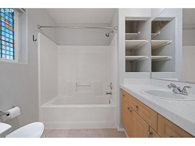 10465 Sw COUGAR Ln, Beaverton, OR 97003