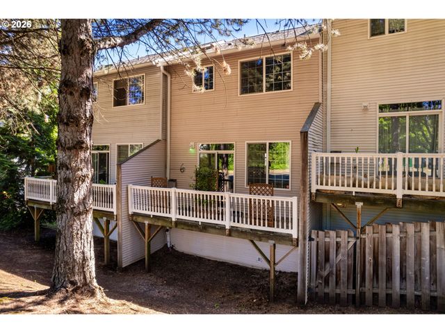 10465 Sw COUGAR Ln, Beaverton, OR 97003