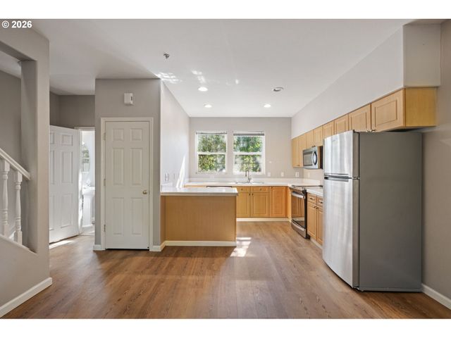 10465 Sw COUGAR Ln, Beaverton, OR 97003