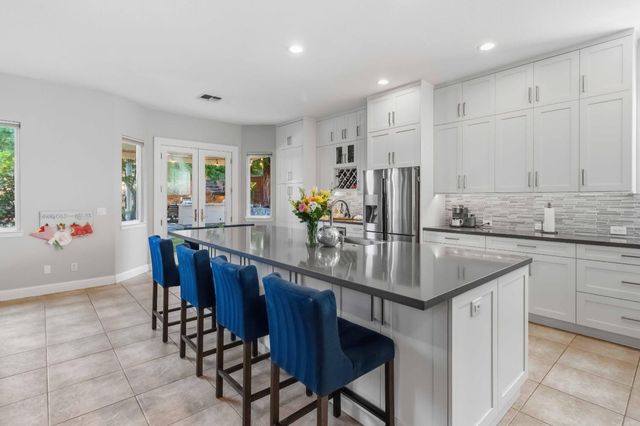 2725 Burrelton Way, Roseville, CA 95661