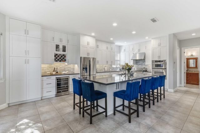 2725 Burrelton Way, Roseville, CA 95661