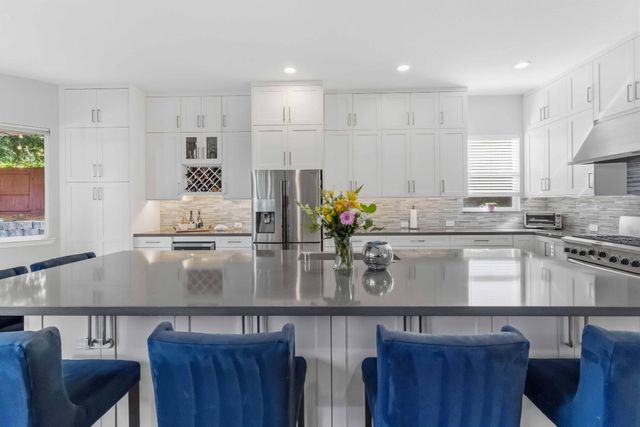 2725 Burrelton Way, Roseville, CA 95661