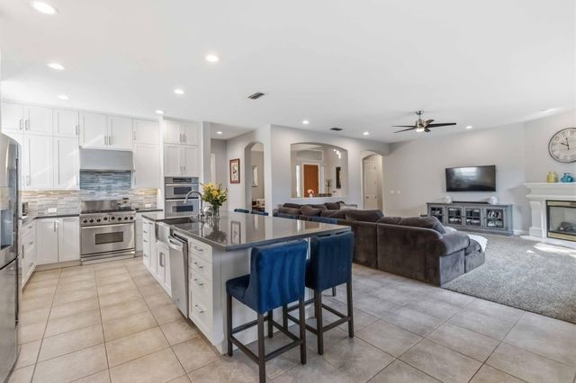 2725 Burrelton Way, Roseville, CA 95661