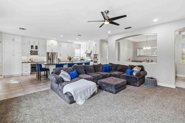 2725 Burrelton Way, Roseville, CA 95661