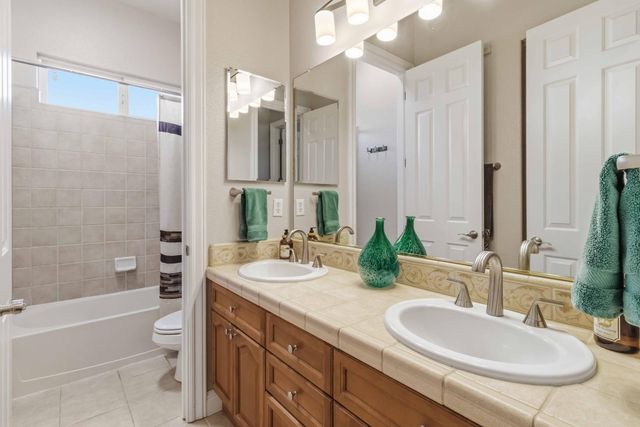 2725 Burrelton Way, Roseville, CA 95661