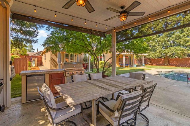 2725 Burrelton Way, Roseville, CA 95661