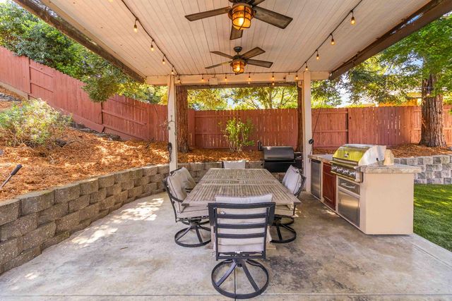 2725 Burrelton Way, Roseville, CA 95661