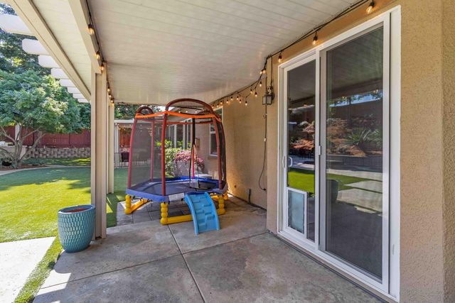 2725 Burrelton Way, Roseville, CA 95661