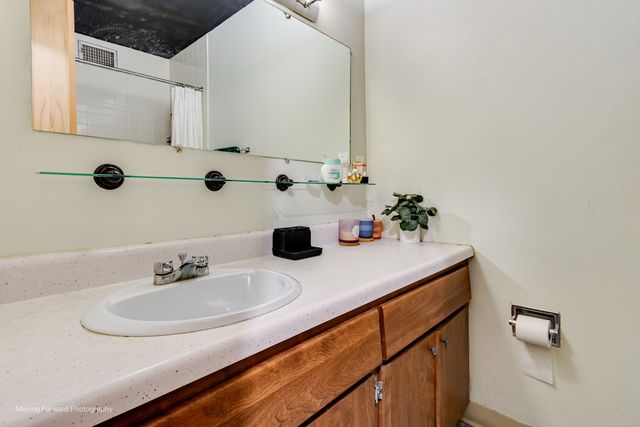 9820 S Pulaski Road 314, Oak Lawn, IL 60453