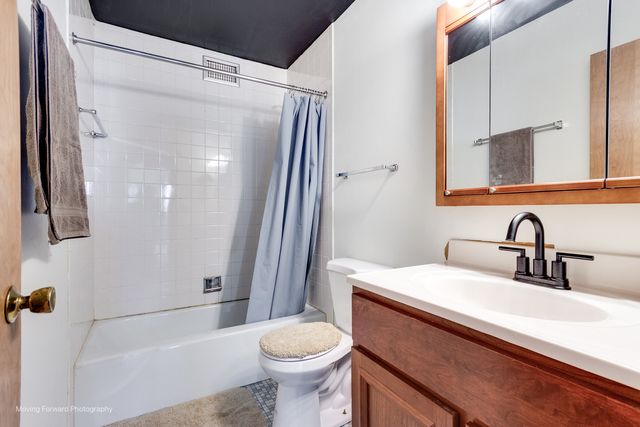 9820 S Pulaski Road 314, Oak Lawn, IL 60453