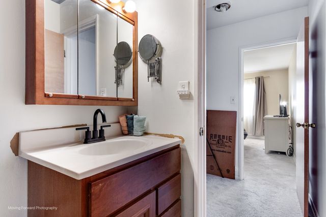 9820 S Pulaski Road 314, Oak Lawn, IL 60453