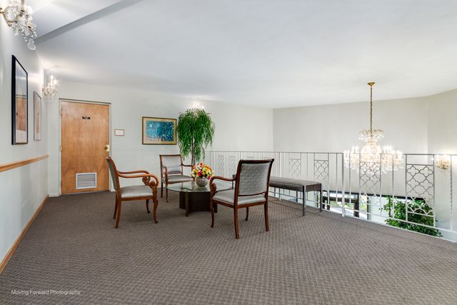 9820 S Pulaski Road 314, Oak Lawn, IL 60453