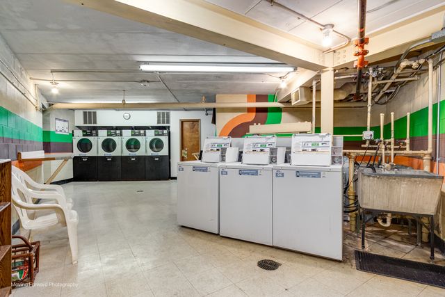 9820 S Pulaski Road 314, Oak Lawn, IL 60453