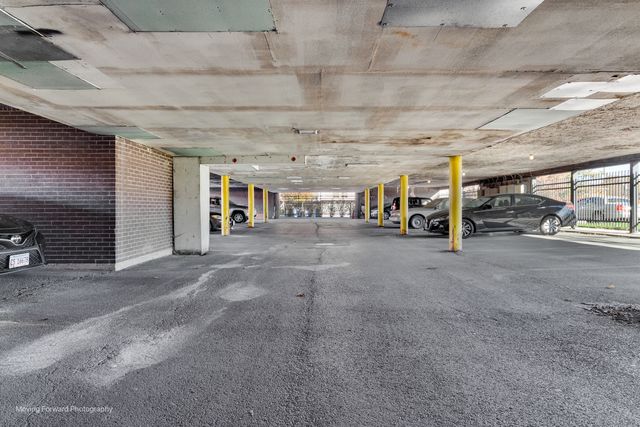 9820 S Pulaski Road 314, Oak Lawn, IL 60453