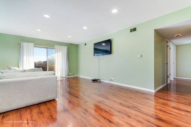 9820 S Pulaski Road 314, Oak Lawn, IL 60453