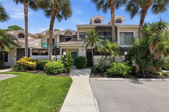 81 Emerald Woods DR M3, Naples, FL 34108