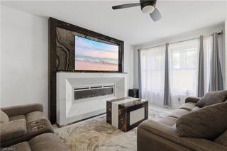 81 Emerald Woods DR M3, Naples, FL 34108