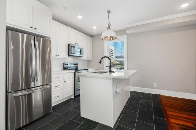 405 24th Street 201, Galveston, TX 77550