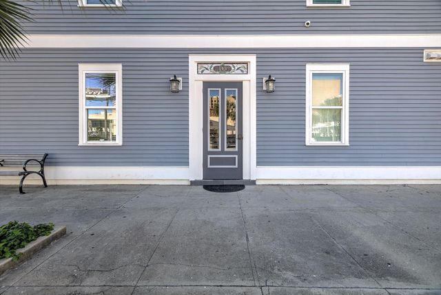 405 24th Street 201, Galveston, TX 77550