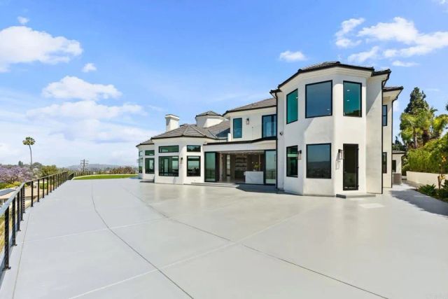 9355 Lavell Street, La Mesa, CA 91941